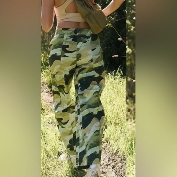 NWOT Free People Stadium Print Pants - Picture 4 of 4